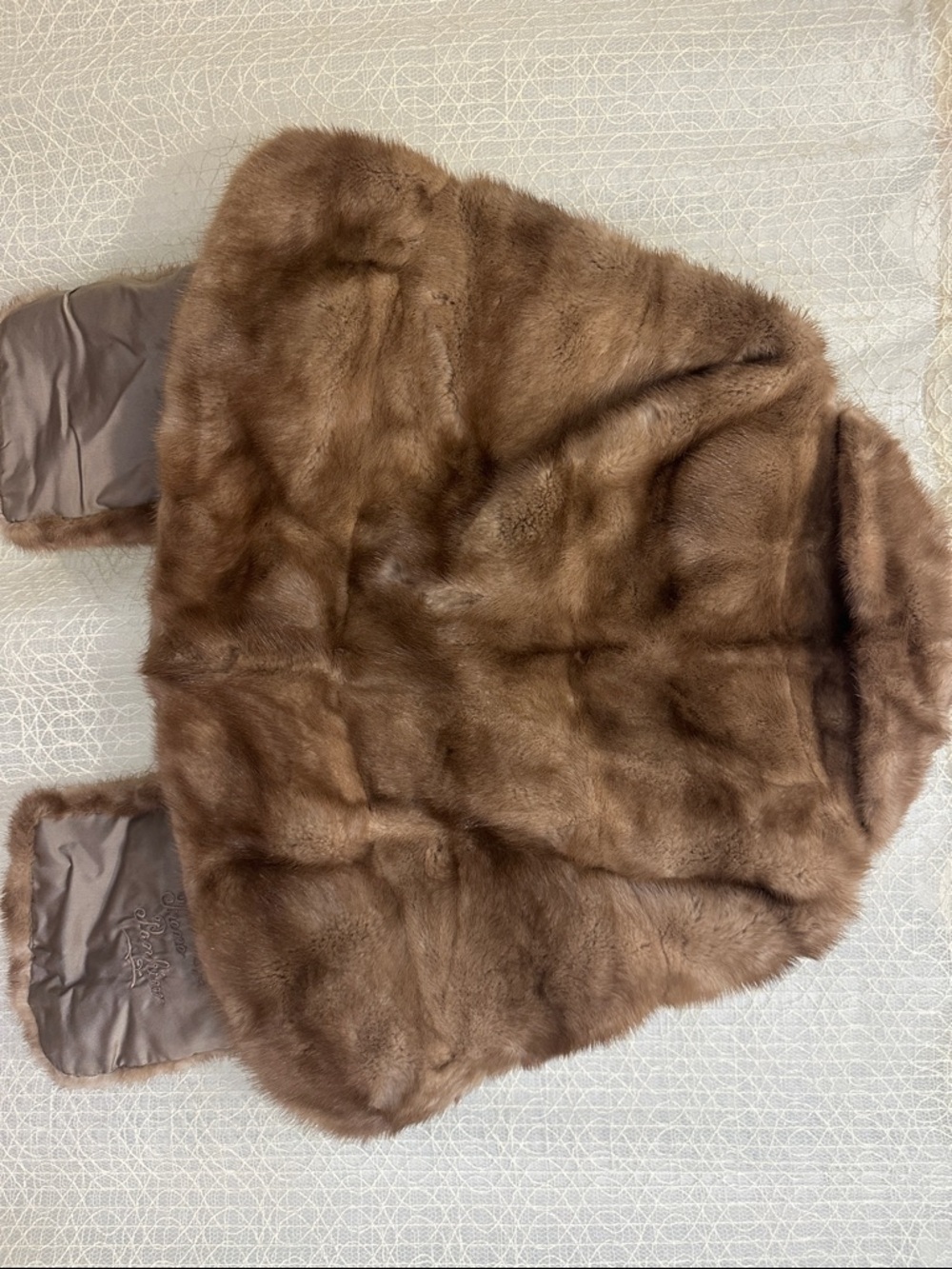 Vintage Marshall Field & Co Women's Brown Fur Stole/Cape - Picture 7 of 9